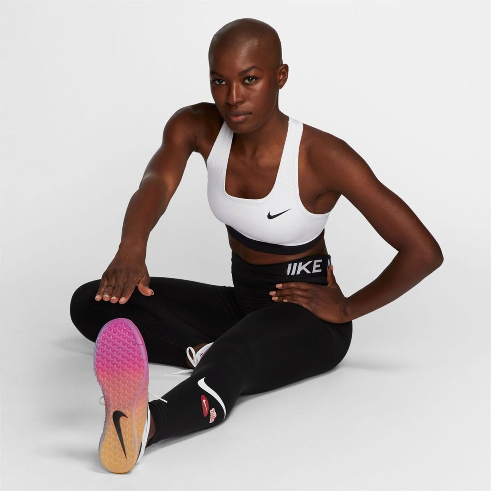 Pro Swoosh Medium Support Sports Bra Womens