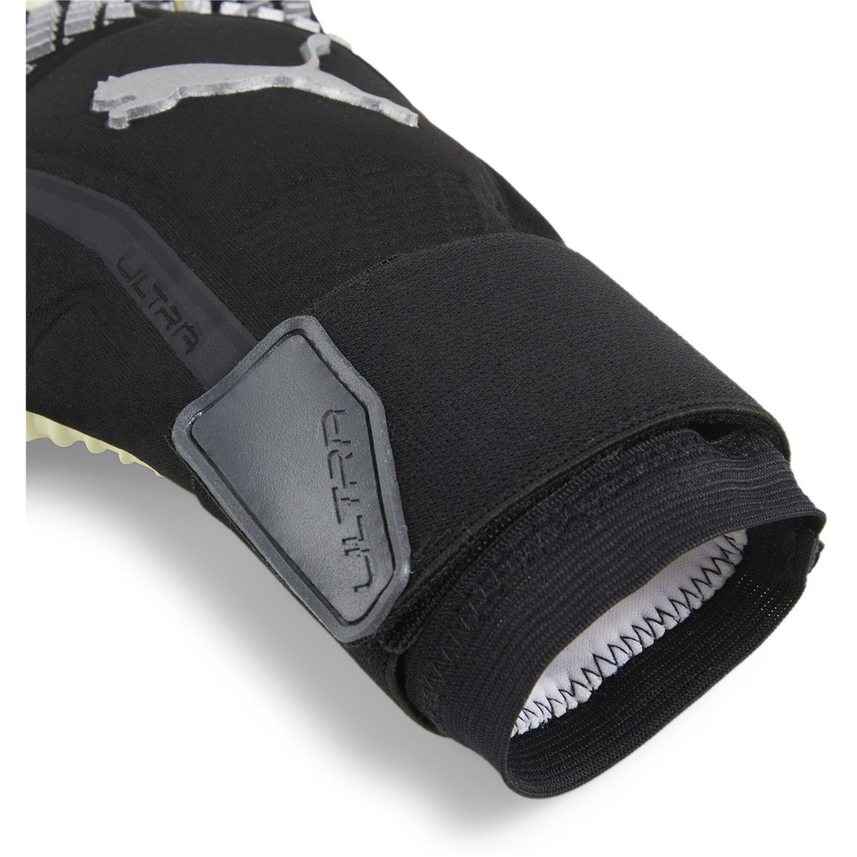 ULTRA Ultimate Hybrid Adults Goalkeeper Gloves